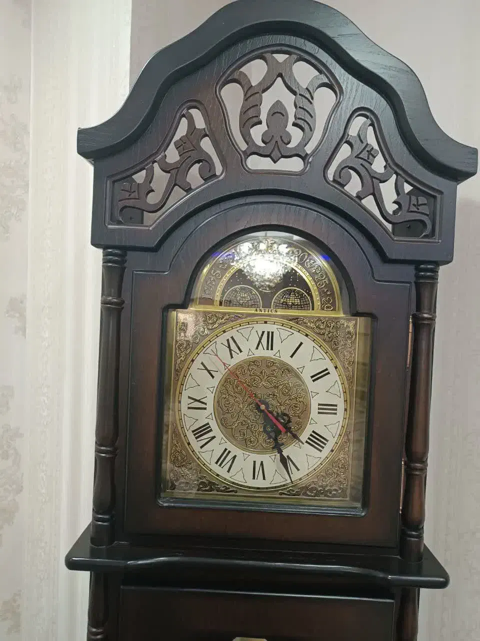 ساعت سالنی زیبا|ساعت دیواری و تزئینی|اراک, |دیوار