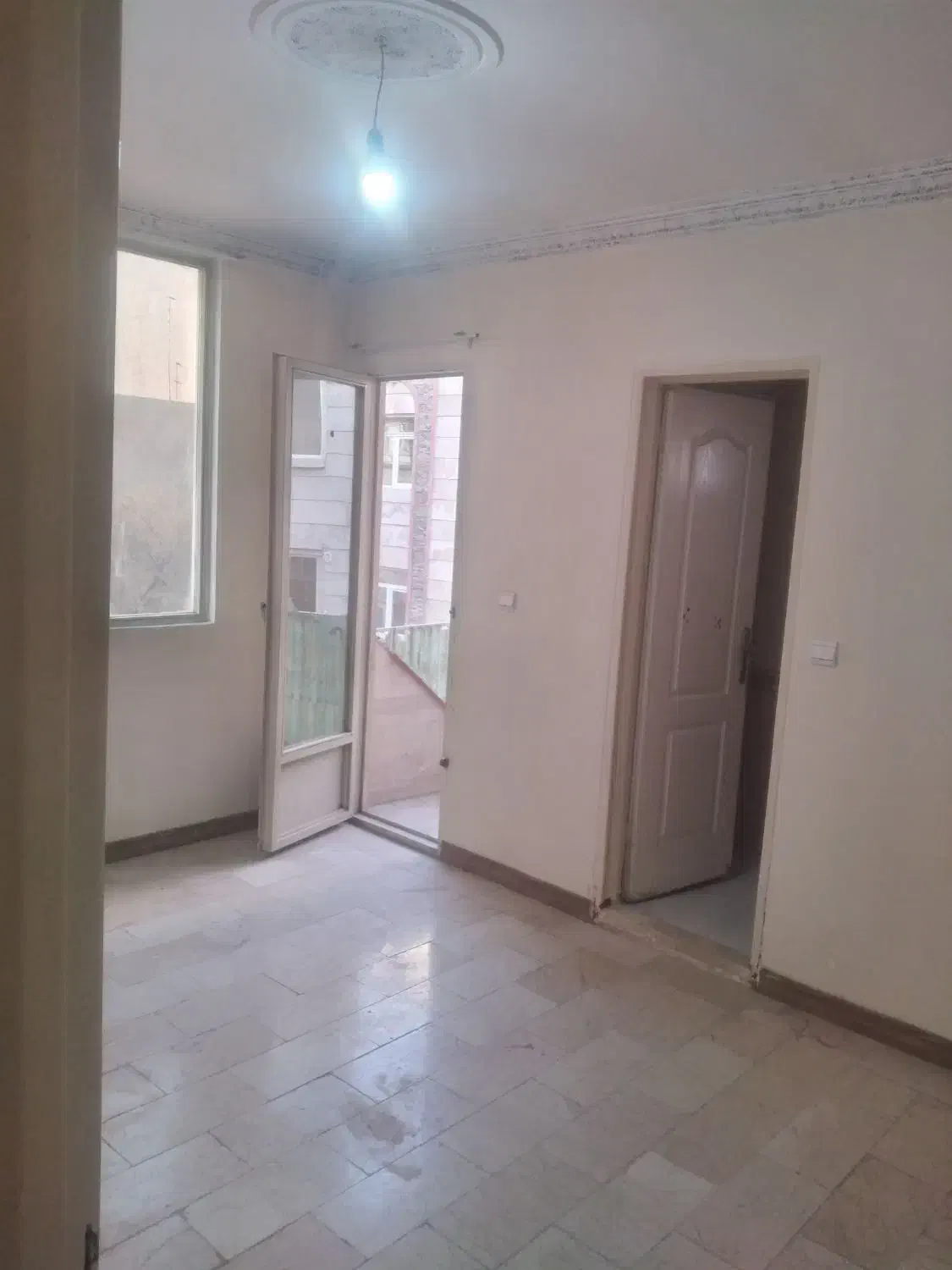 آپارتمان ۶۱ متری