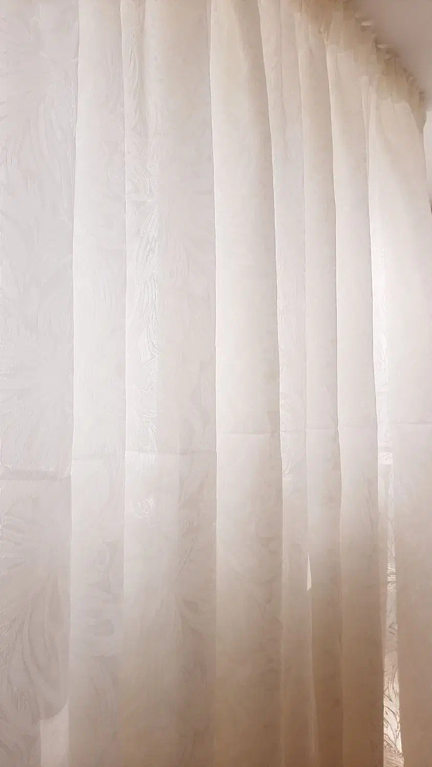 پرده ساتن طرح دار عرض ۵ متر نو نو مناسب عروس|پرده، رانر، رومیزی|تهران, علم و صنعت|دیوار