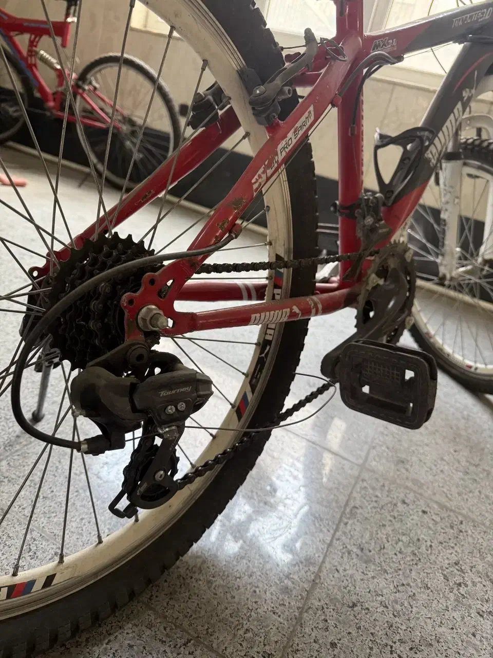 دوچرخه|دوچرخه، اسکیت، اسکوتر|رودهن, |دیوار