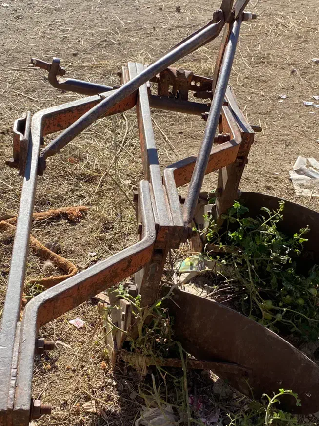 گاو‌اهن|ماشین‌آلات صنعتی|هوراند, |دیوار