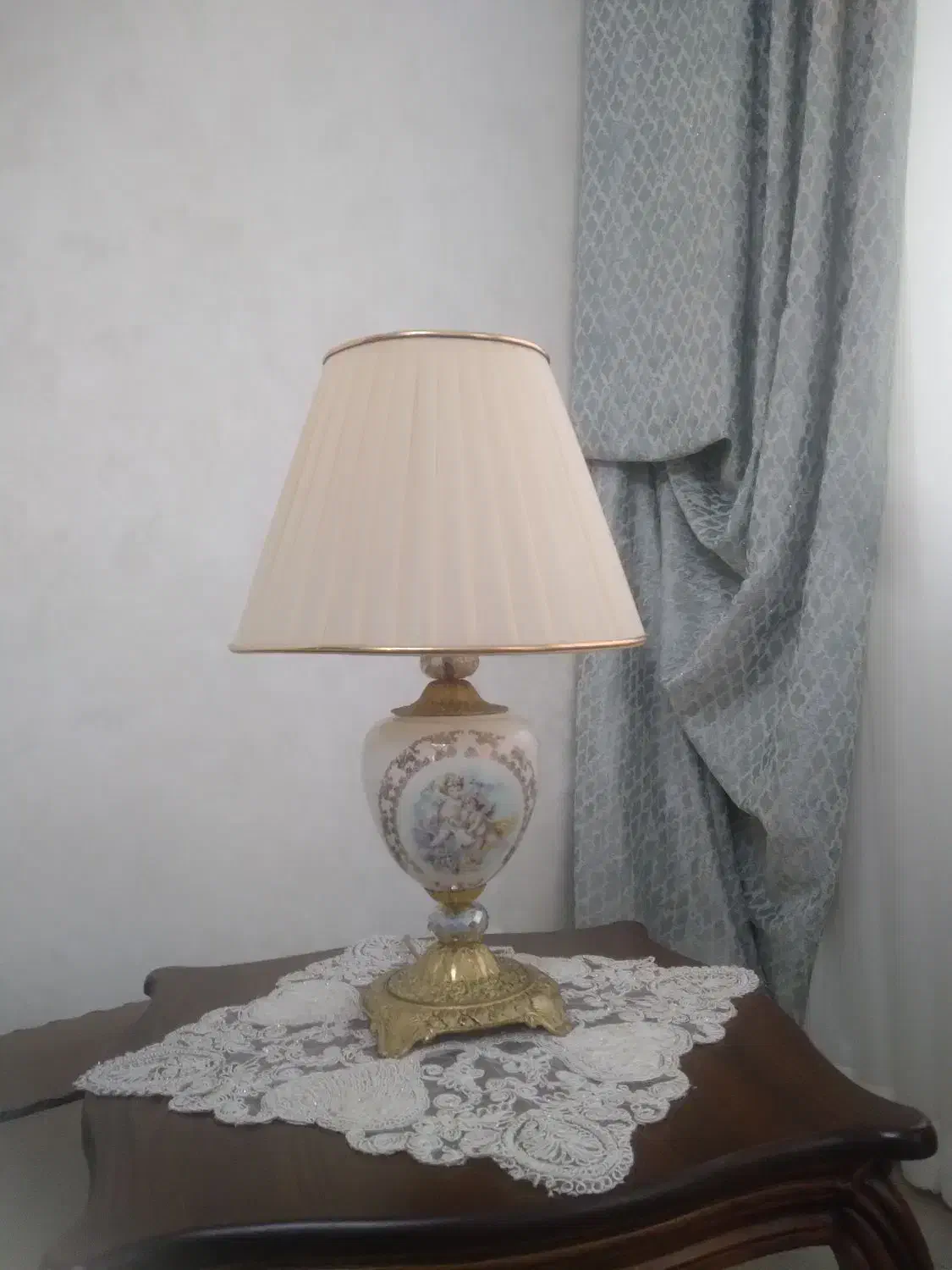 یک جفت آباژور پایه برنز|چراغ خواب و آباژور|اردبیل, |دیوار