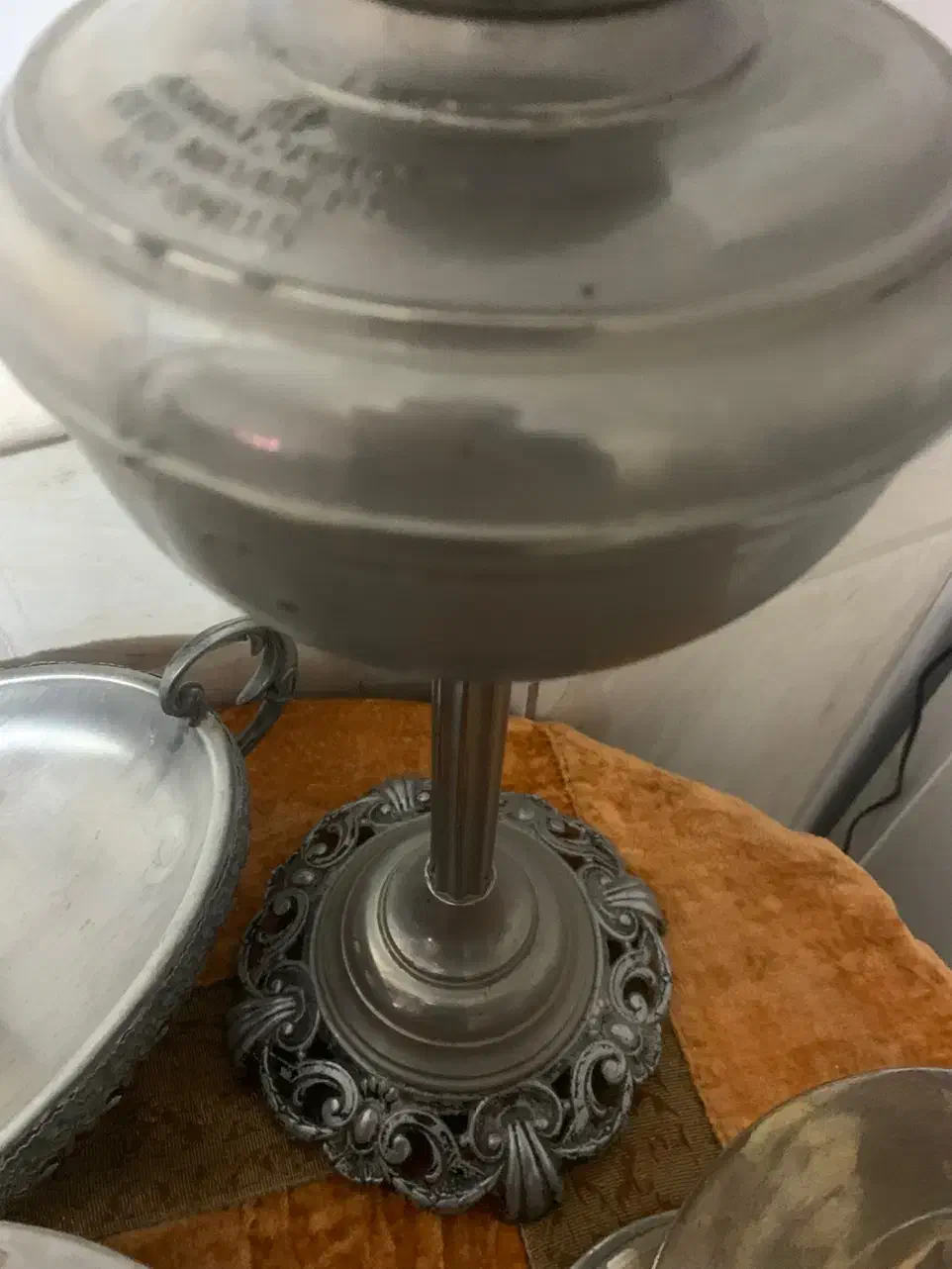 چراغ|کلکسیون اشیاء عتیقه|کاشان, باغچه فیض|دیوار