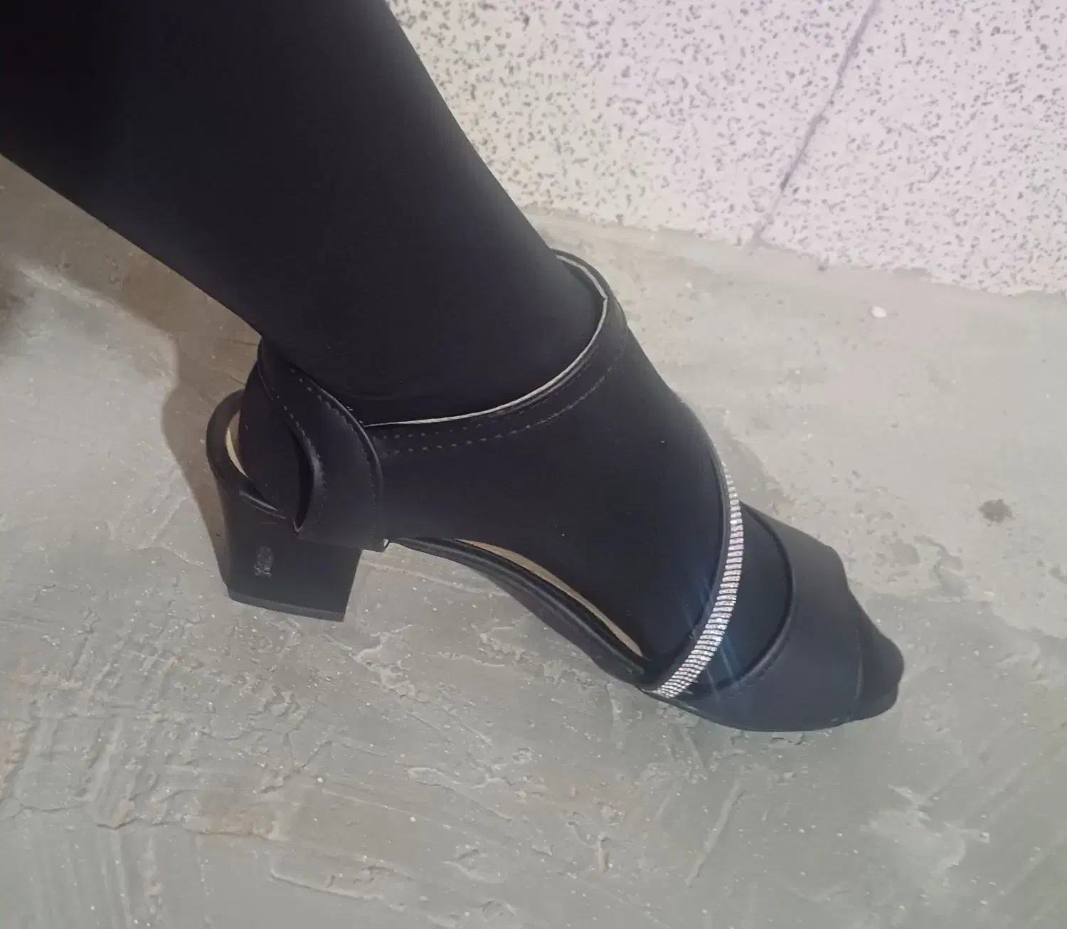 کفش مجلسی|کیف، کفش، کمربند|شیروان (خراسان), |دیوار