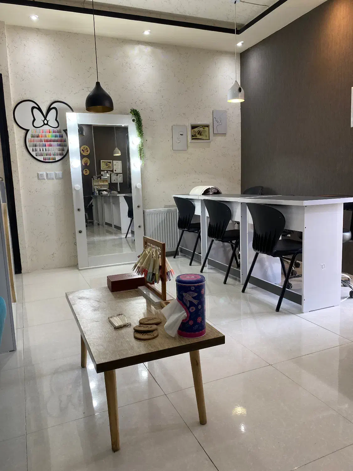 اجاره میز ناخن و تخت مژه|اجارهٔ دفتر کار، اتاق اداری، مطب|اردبیل, |دیوار