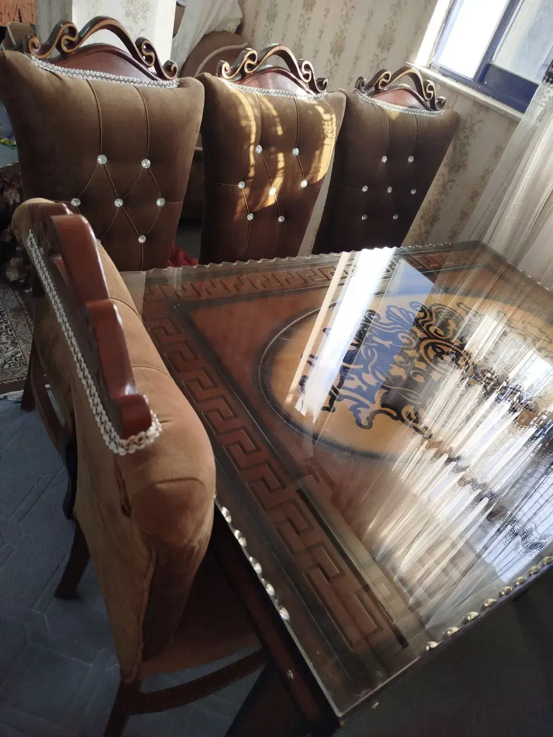 میز نهارخوری ۴نفره.مبل۳نفره رایگان|میز و صندلی غذاخوری|لاهیجان, کوی آزادگان|دیوار