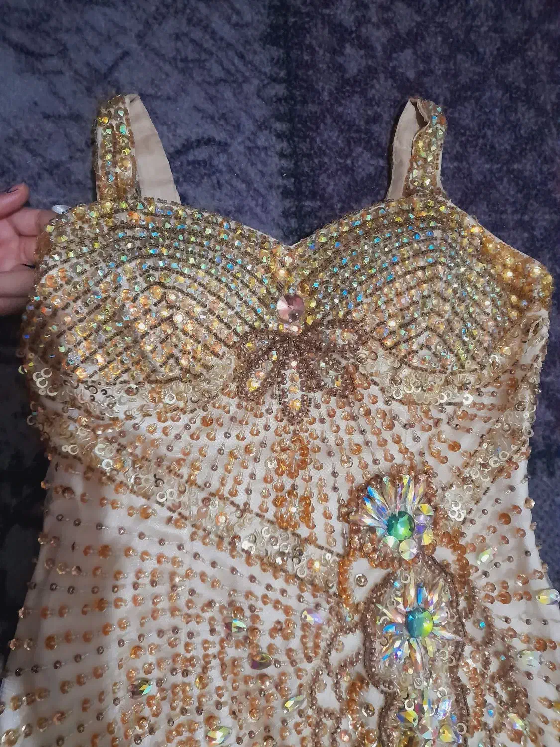 لباس مجلسی|لباس|نیمروز, |دیوار