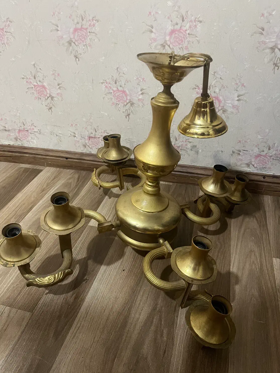 لوستر ۴ شاخه|لوستر و چراغ آویز|ارومیه, |دیوار