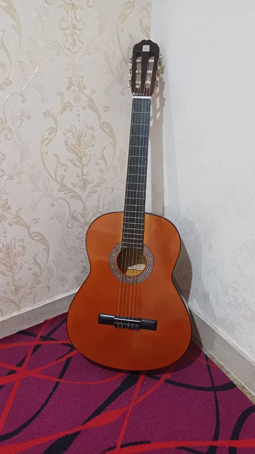 گیتار دیاموند در حد نو|گیتار، بیس، امپلیفایر|بوشهر, |دیوار