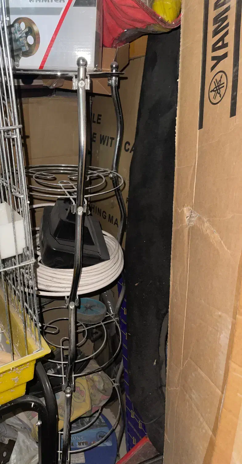 دوعدد پایه قابلمه کاملا سالم|آب‌چکان و نظم‌دهنده ظروف|زاهدان, |دیوار