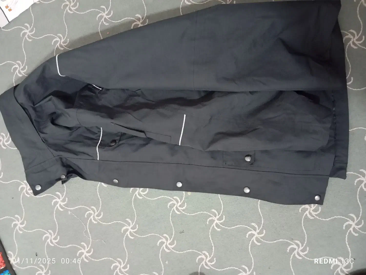 کاپشن|لباس|کوهنانی, |دیوار