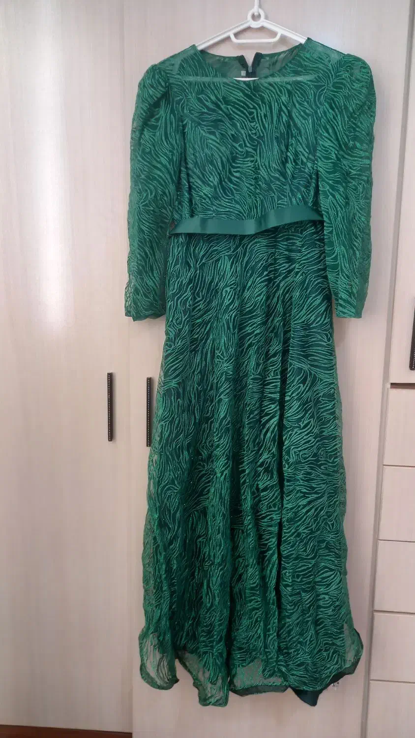 لباس مجلسی|لباس|بومهن, |دیوار