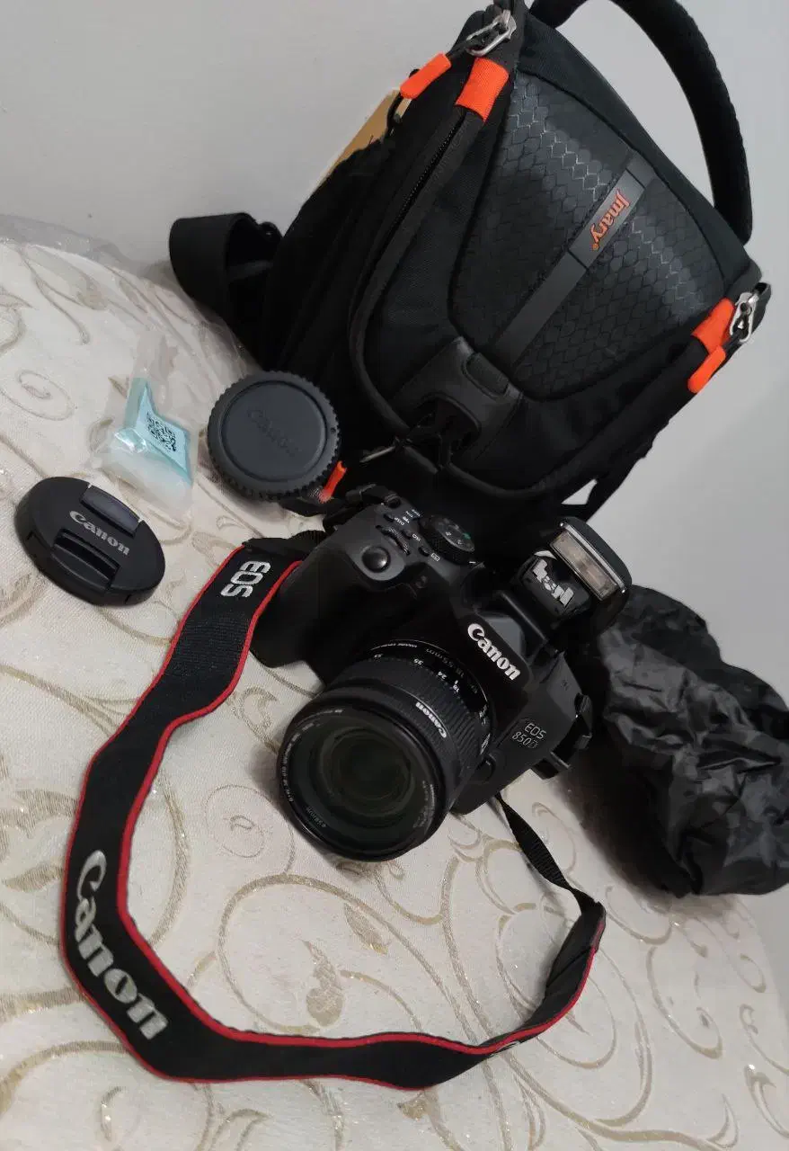 دوربین canon 850D با لنز بدون ذره ای خط و خش|دوربین عکاسی و فیلمبرداری|رشت, چله خانه|دیوار