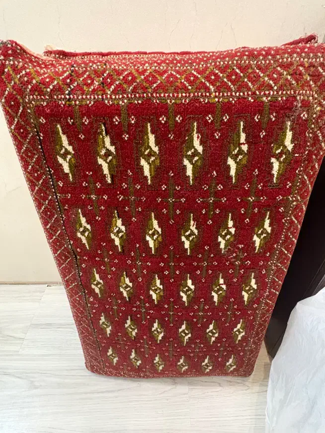 پشتی|پشتی|اصفهان, پروین|دیوار