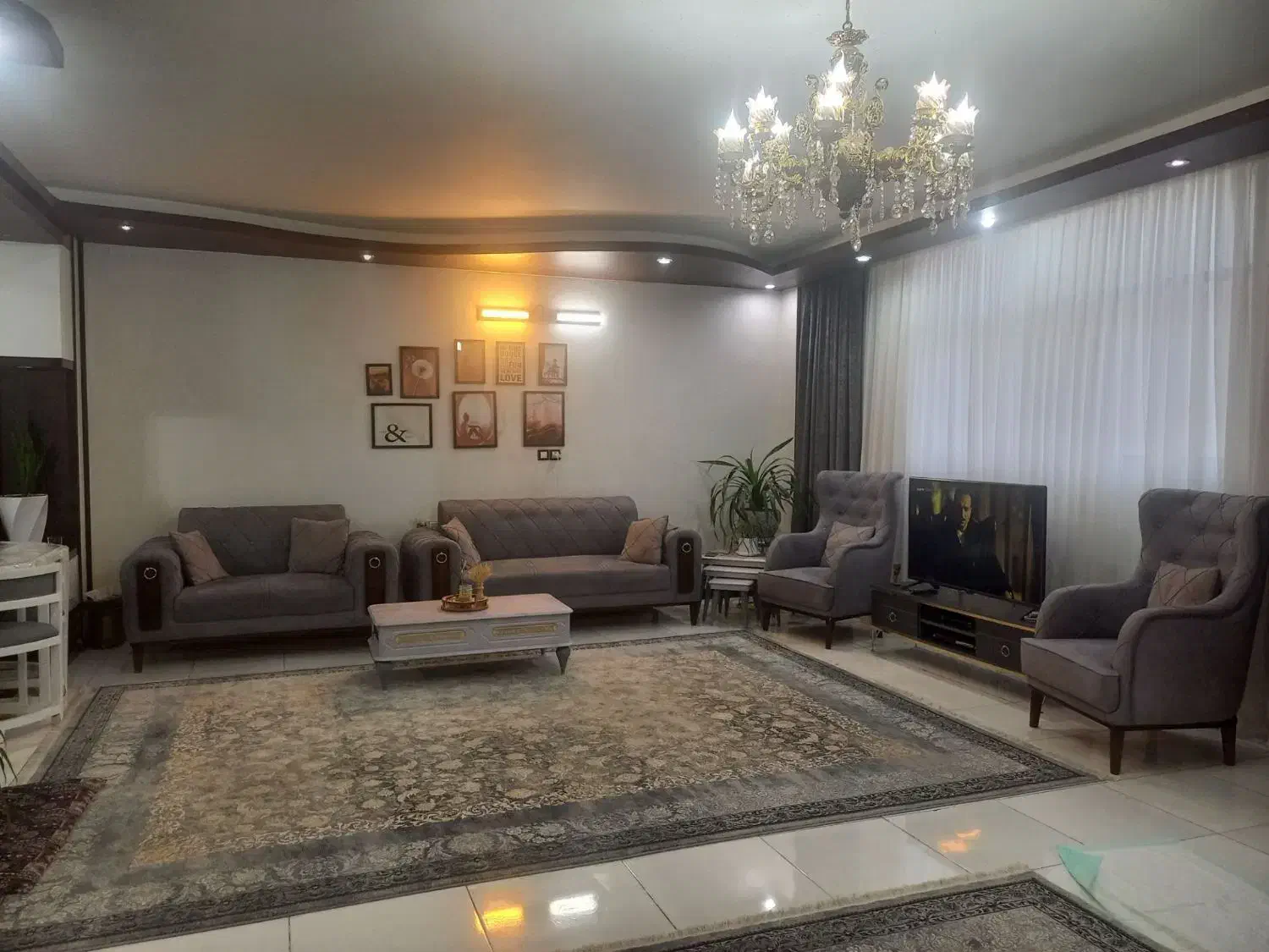 مبل تمیز ۷ نفره|مبلمان خانگی و میز عسلی|شاهین‌شهر, خانه کارگر|دیوار
