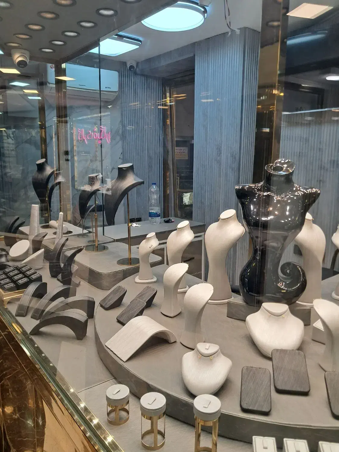 مغازه طلا فروشی|اجارهٔ مغازه و غرفه|پرند, فاز ۰|دیوار