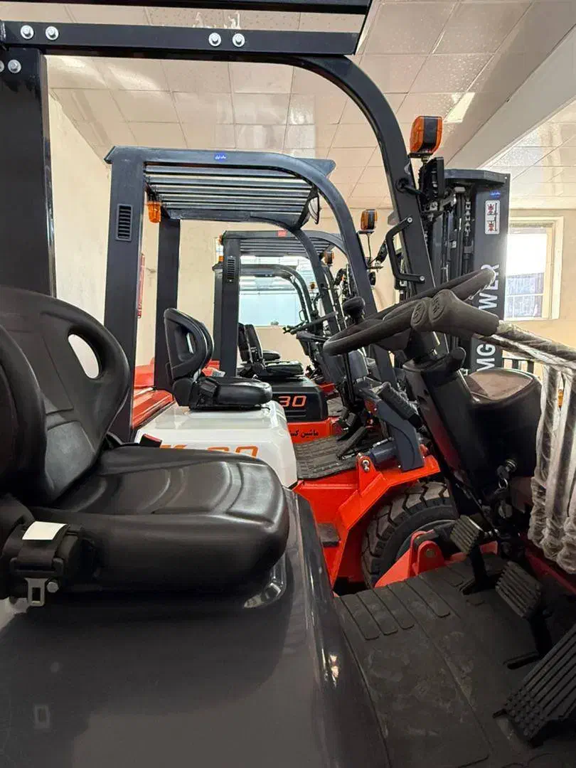 فروش انواع لیفتراک در ابعاد و تناژ مختلف|ماشینآلات صنعتی|رشت, پسیخان|دیوار