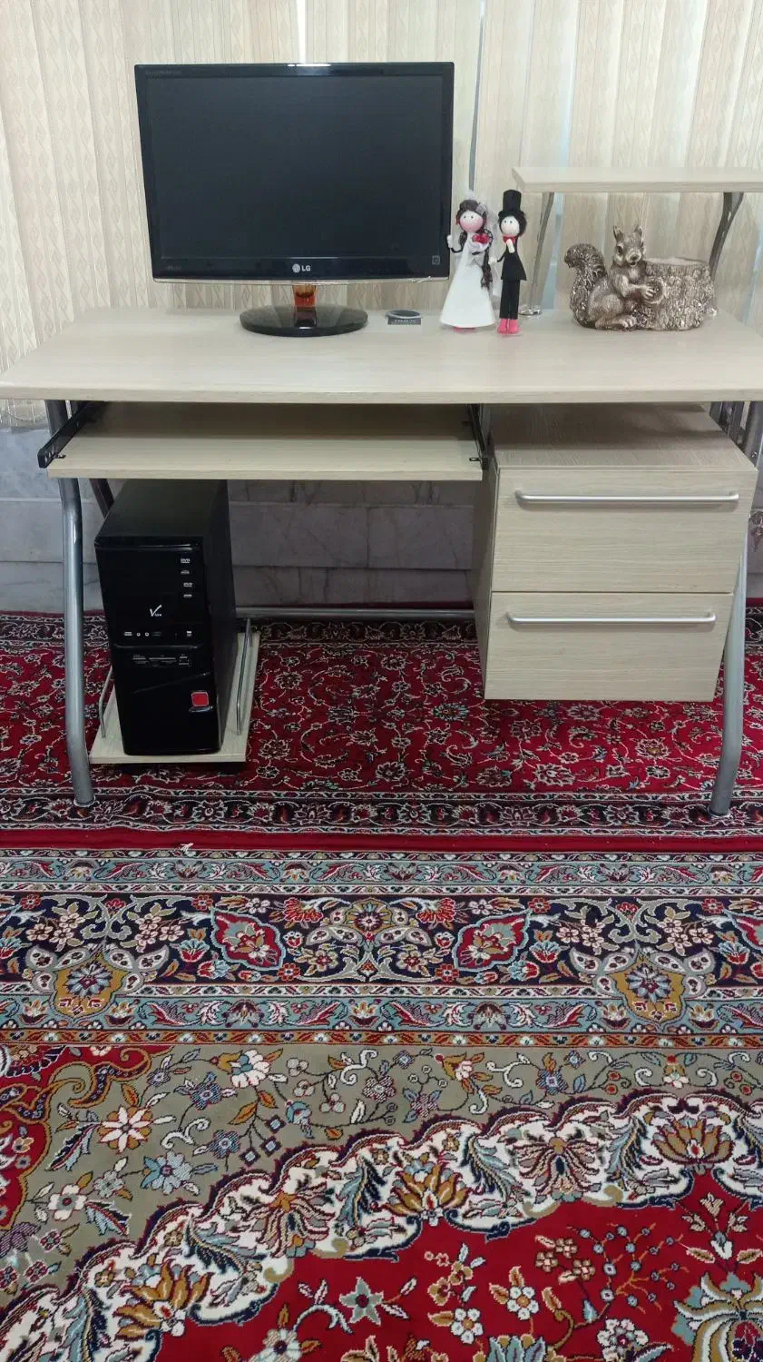 میزکامپیوتر|میز تحریر و کامپیوتر|اصفهان, لاله|دیوار