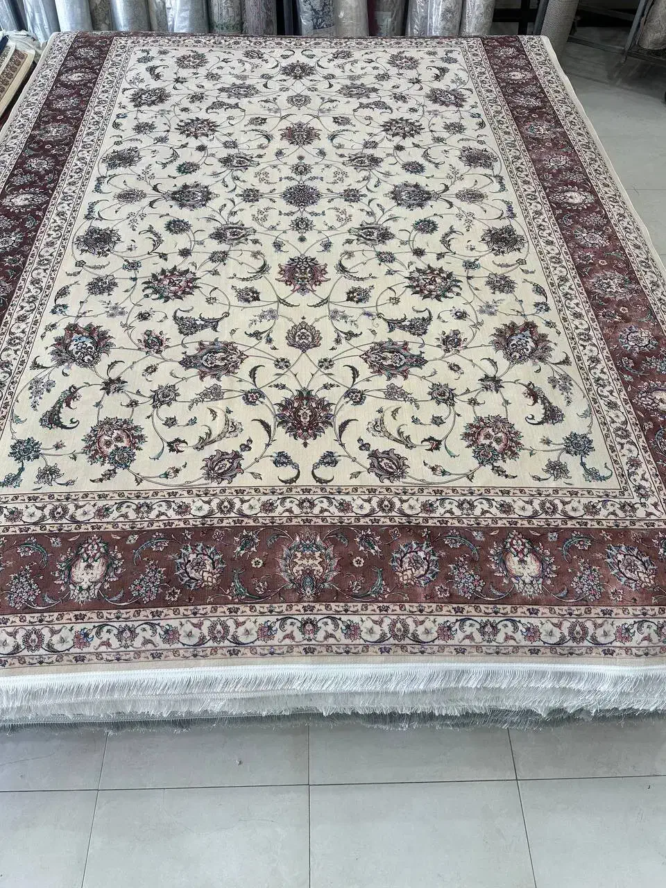 فرش تخفیفی نخ ابریشم و اکرولیک|فرش|آران و بیدگل, |دیوار