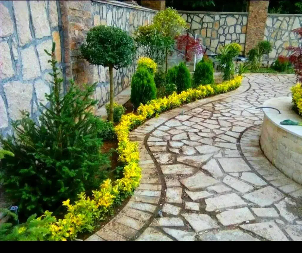 خدمات باغبانی هرسکاری کودهی بیل.زنی|خدمات باغبانی و درختکاری|پرند, فاز ۲|دیوار