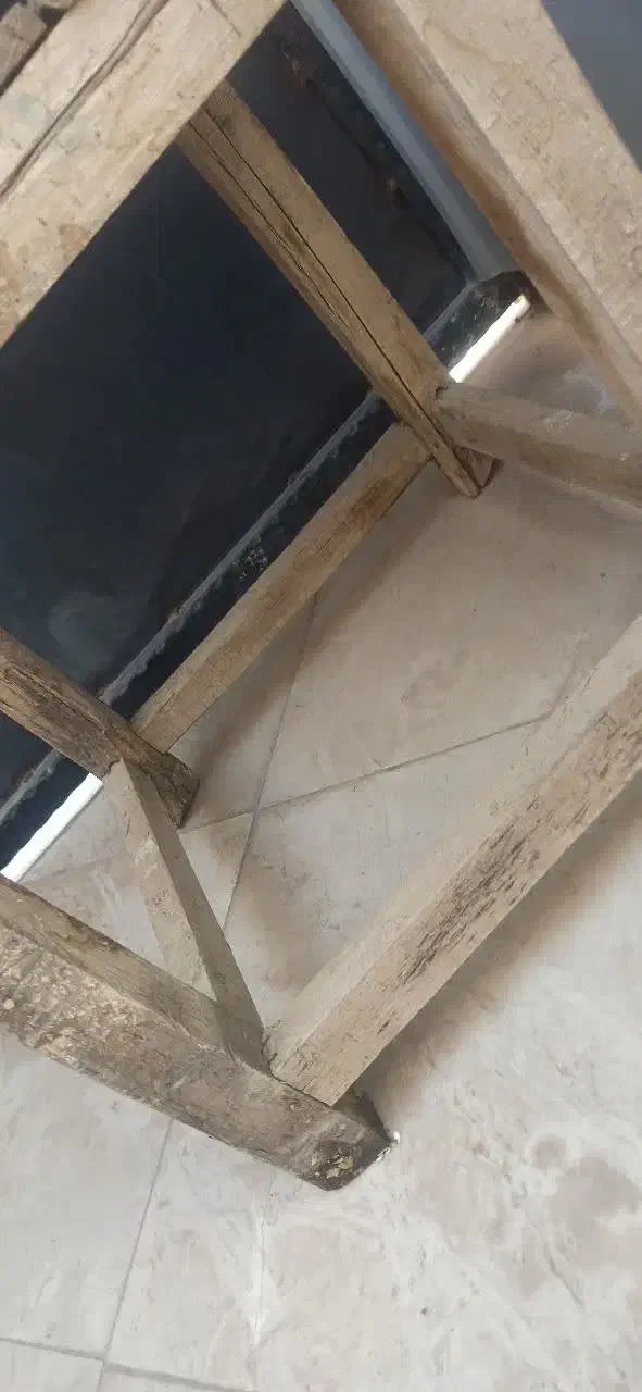 کرسی چوبی|بخاری، هیتر، شومینه|قم, چهار امامزاده|دیوار