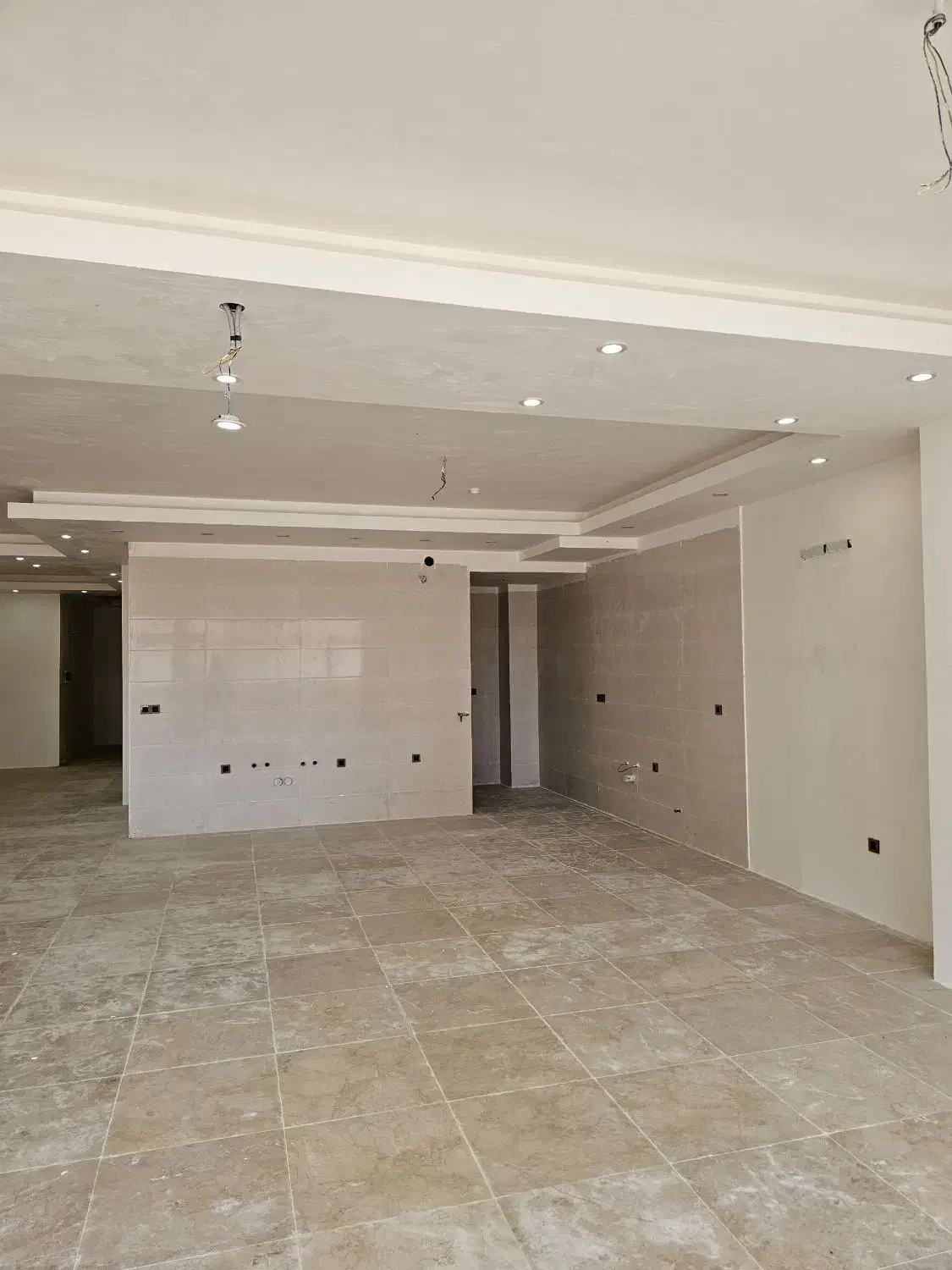 تکواحدی (۲۳۵ متر + ۲ پارکینگسندی)همایونویلا|فروش آپارتمان|محمدشهر, همایون ویلا|دیوار