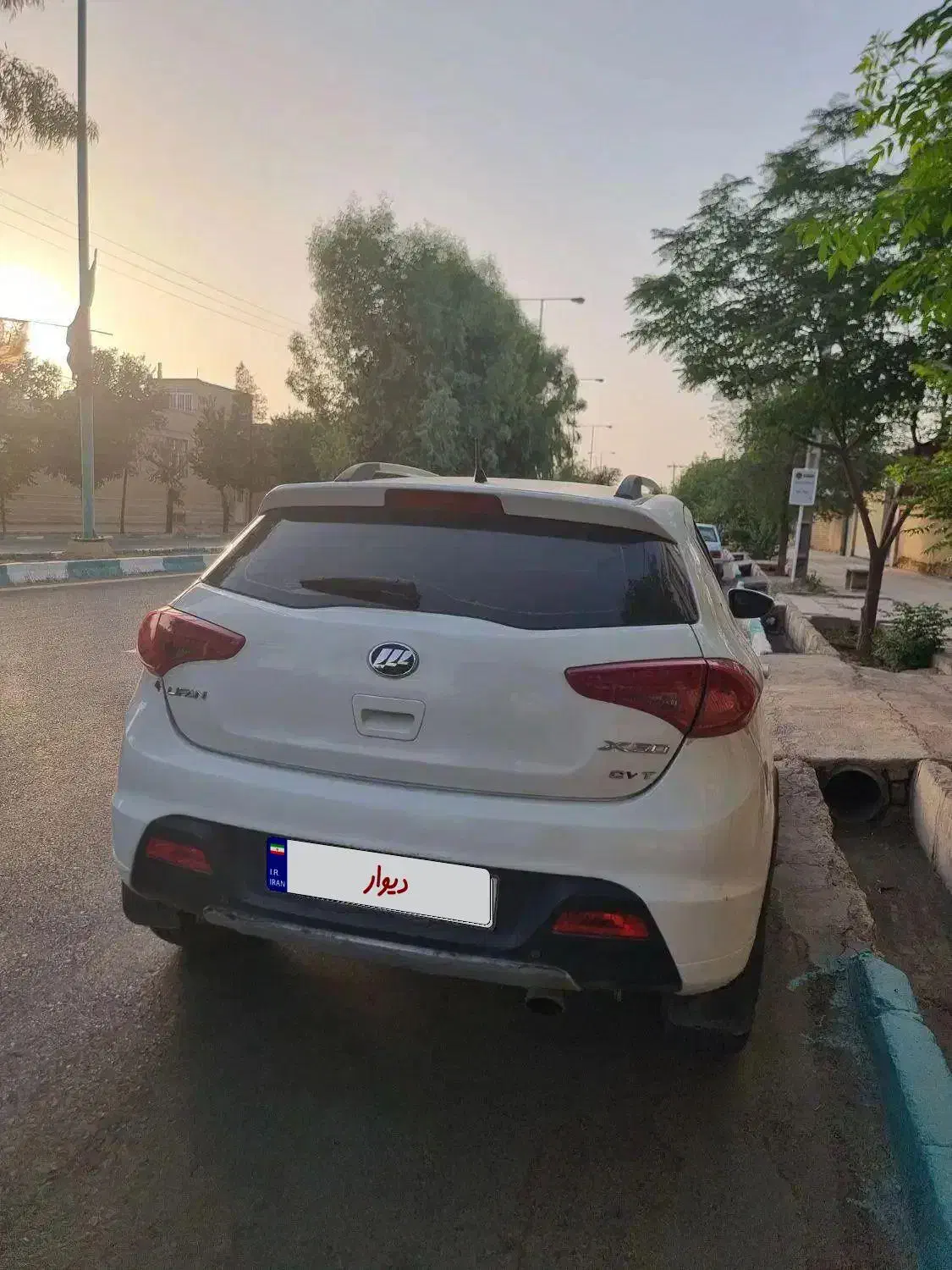 لیفان x50 اتومات مدل ۹۶ سفید بدون رنگ تمیز ۵قسطه|خودرو سواری و وانت|یزد, |دیوار