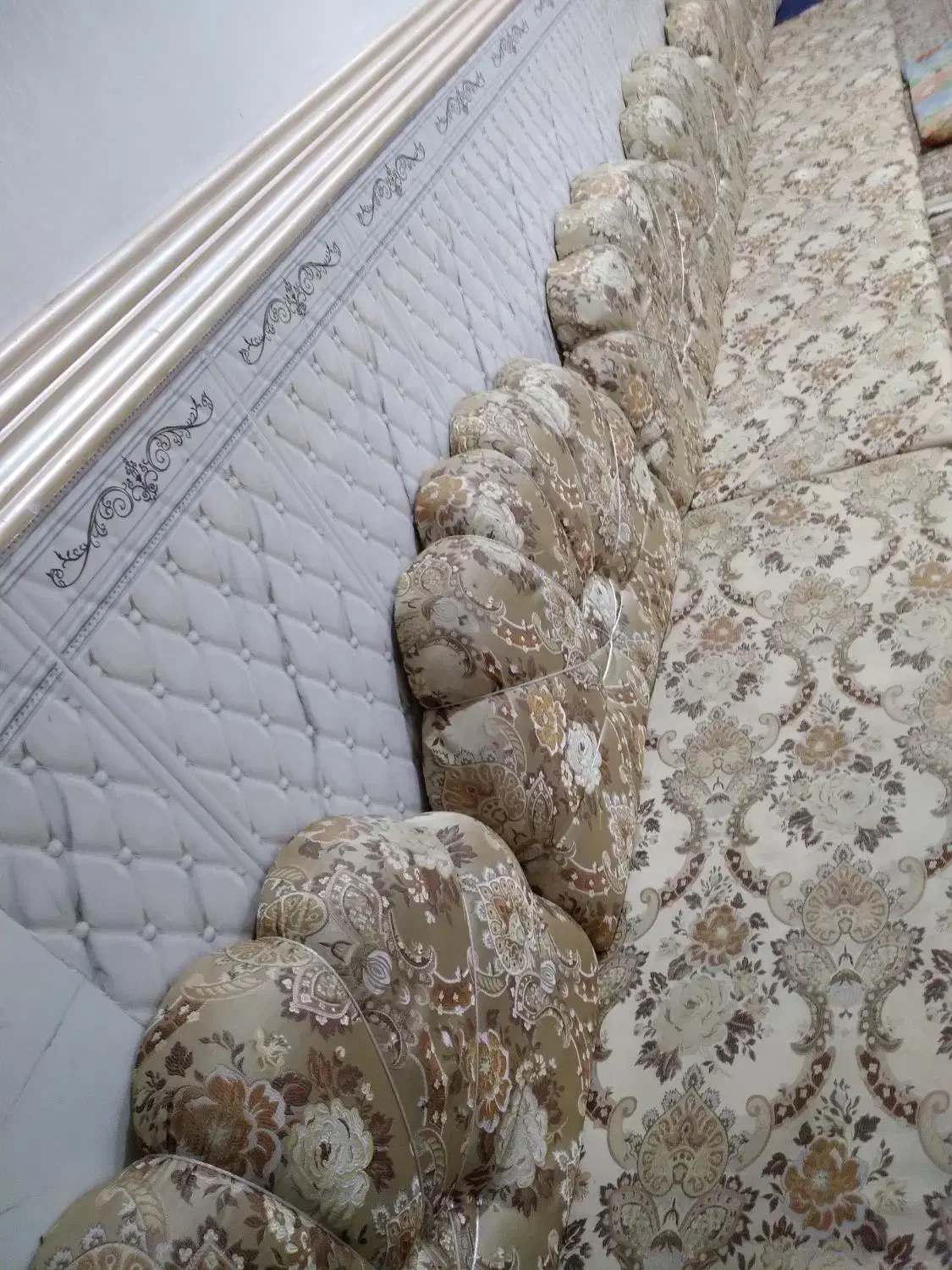 پشتی|پشتی|اهواز, عین ۲|دیوار