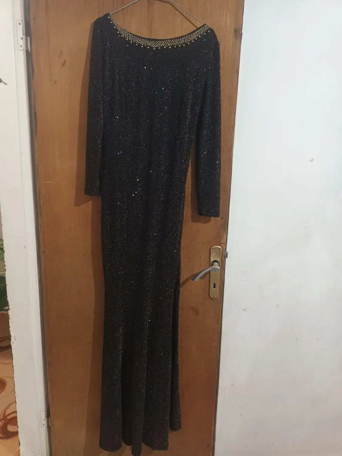 لباس مجلسی|لباس|قم, ولیعصر|دیوار