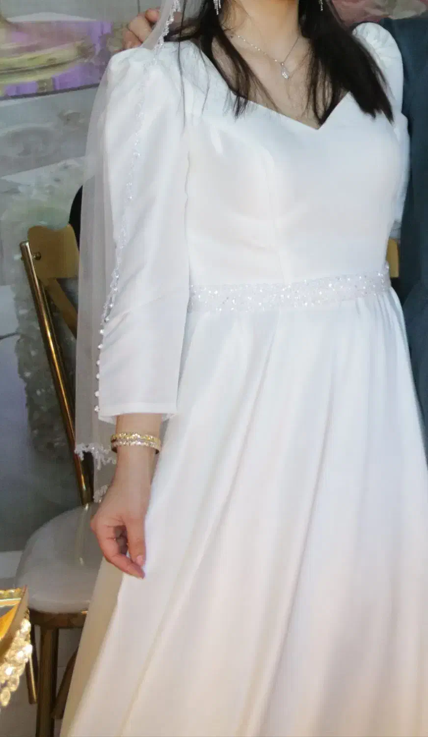 لباس عقد|لباس|پره‌سر, |دیوار