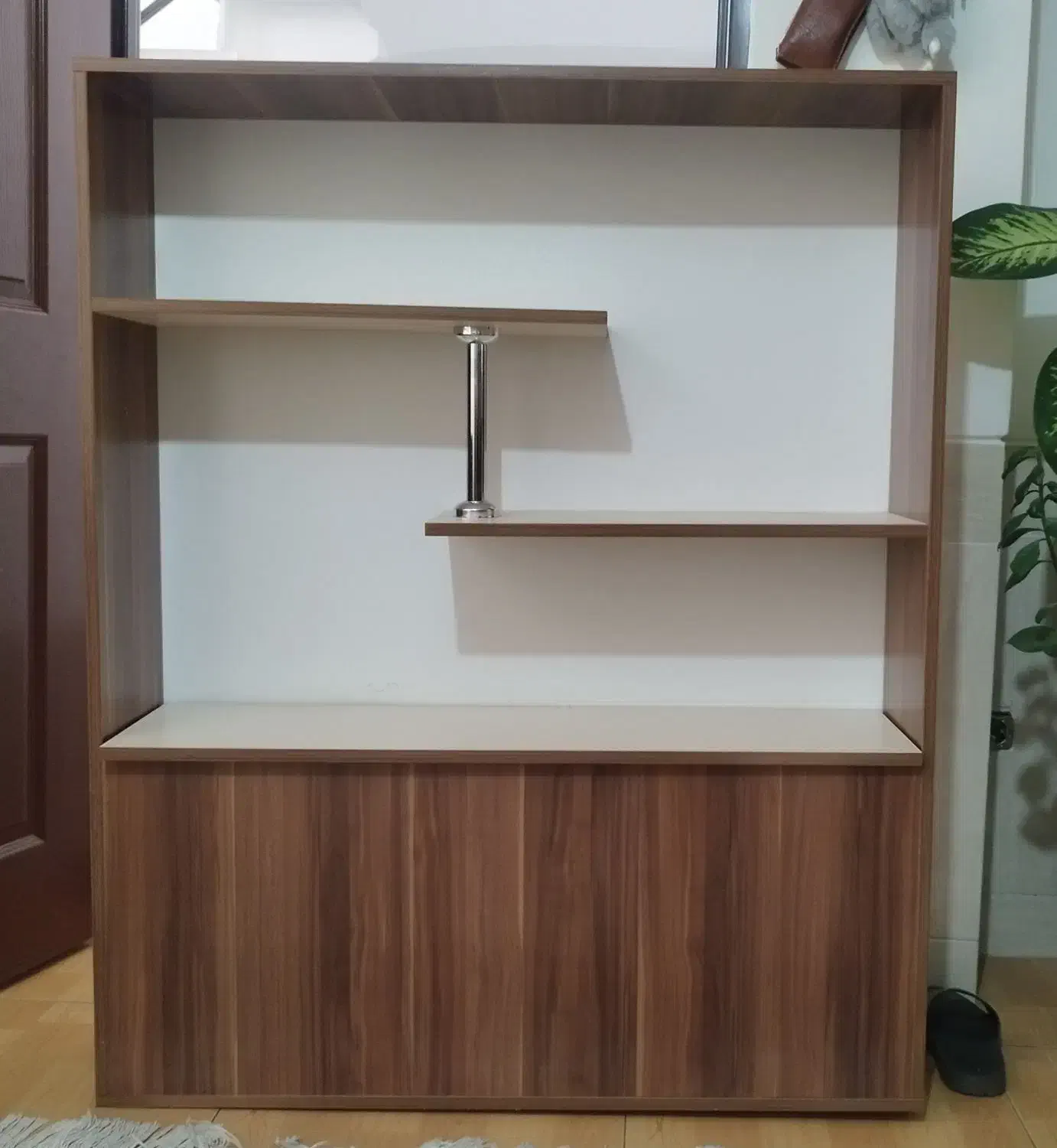 کتابخانه|کتابخانه، شلف، قفسههای دیواری|فولادشهر, C1|دیوار