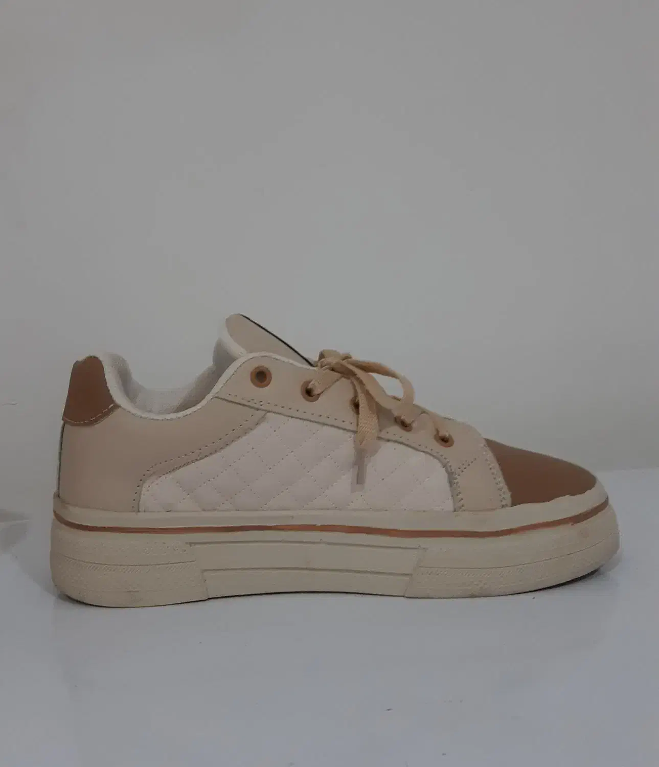 کتونی نو زنانه و دخترانه|کیف، کفش، کمربند|خرمآباد, |دیوار