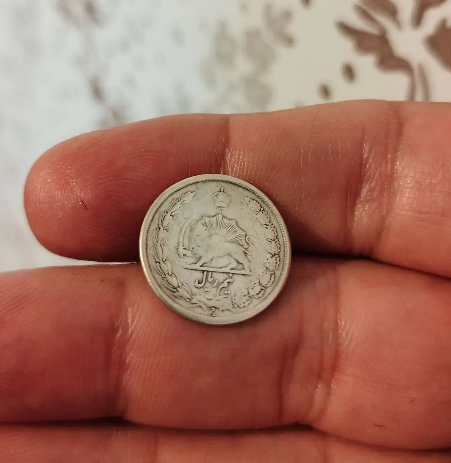 سکه قدیمی نقره|کلکسیون سکه، تمبر، اسکناس|ساری, |دیوار