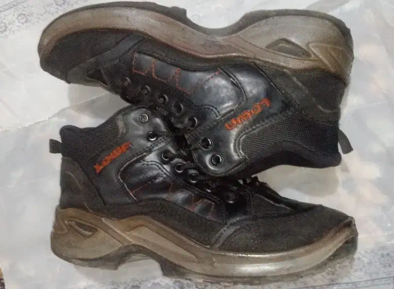 کفش نیم بوت کوهستانی لوا|کیف، کفش، کمربند|قم, شهرک توانیر|دیوار