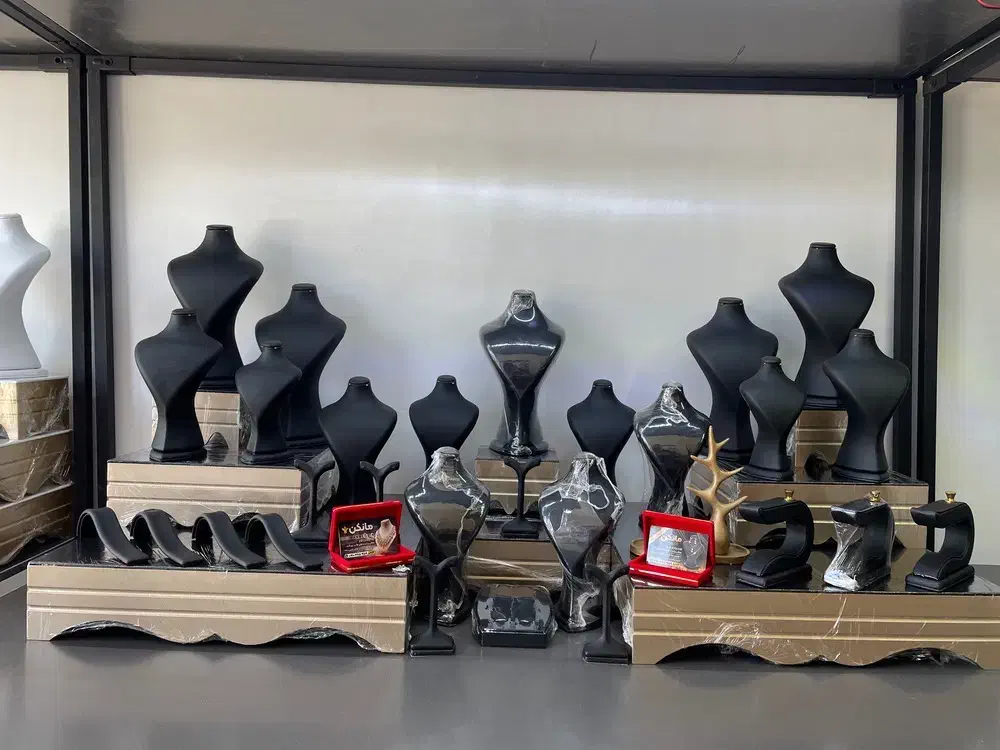 مانکن طلا ' ویترین طلا 'دکور طلا|فروشگاه و مغازه|تهران, زنجان جنوبی|دیوار