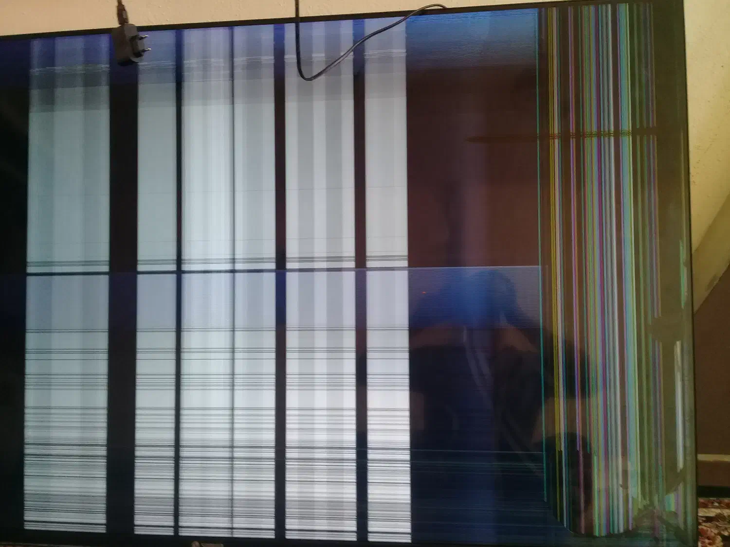 تلوزیون اسنوا۶۵ اینچ ضربه خورده معاوضه باپلی استی|تلویزیون و پروژکتور|بابا حیدر, |دیوار