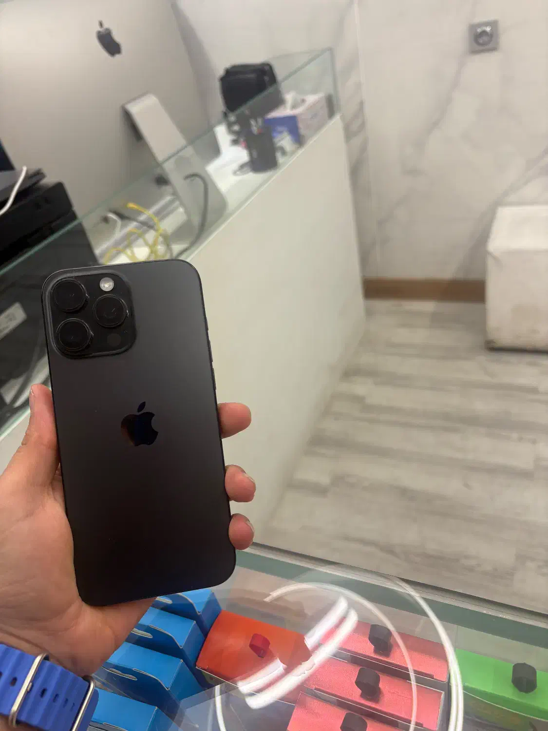 ایفون ۱۶ پرو مکس|موبایل|اصفهان, آبشار|دیوار