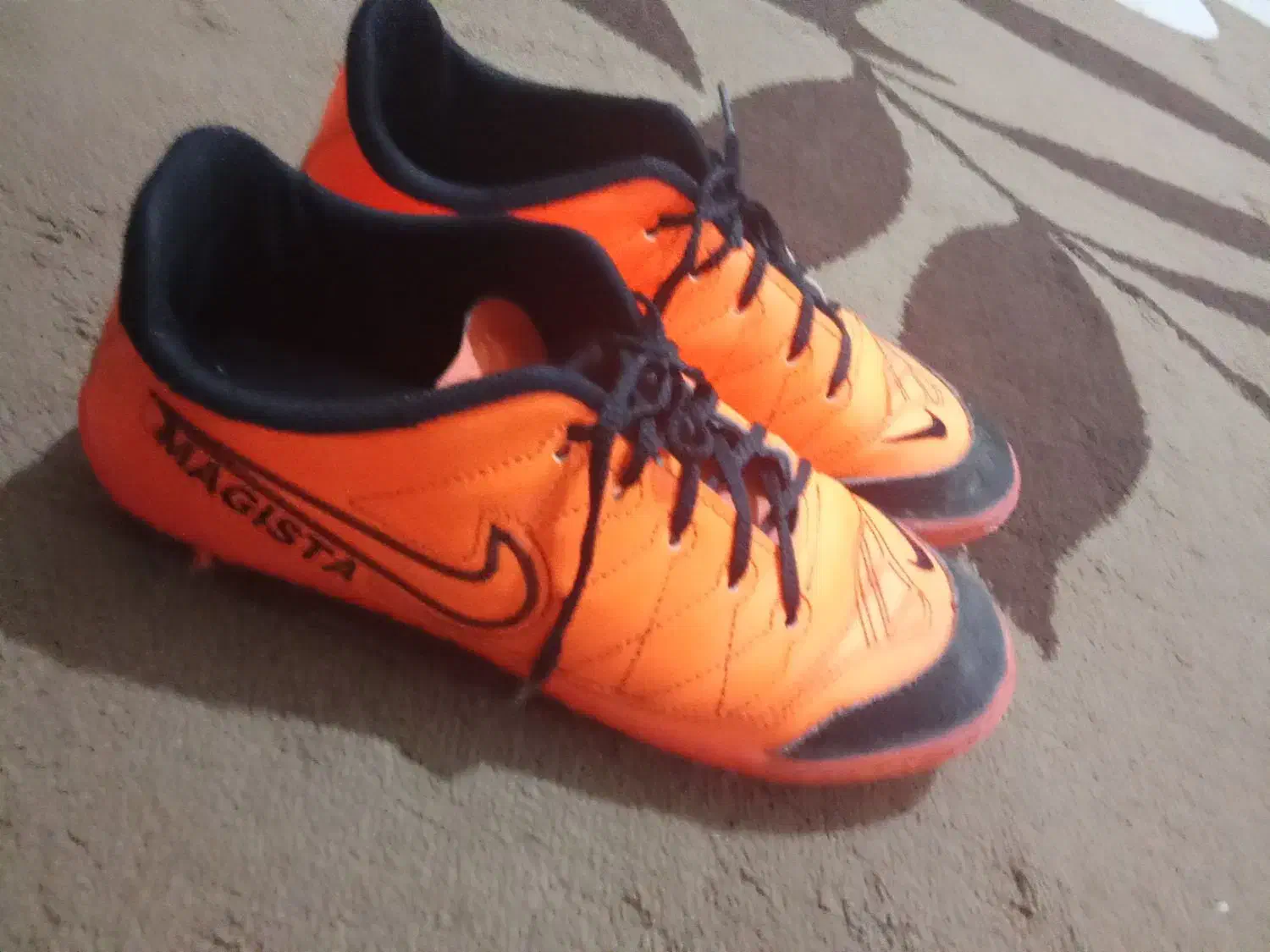 کفش چمن|تجهیزات ورزشی|یاسوج, |دیوار