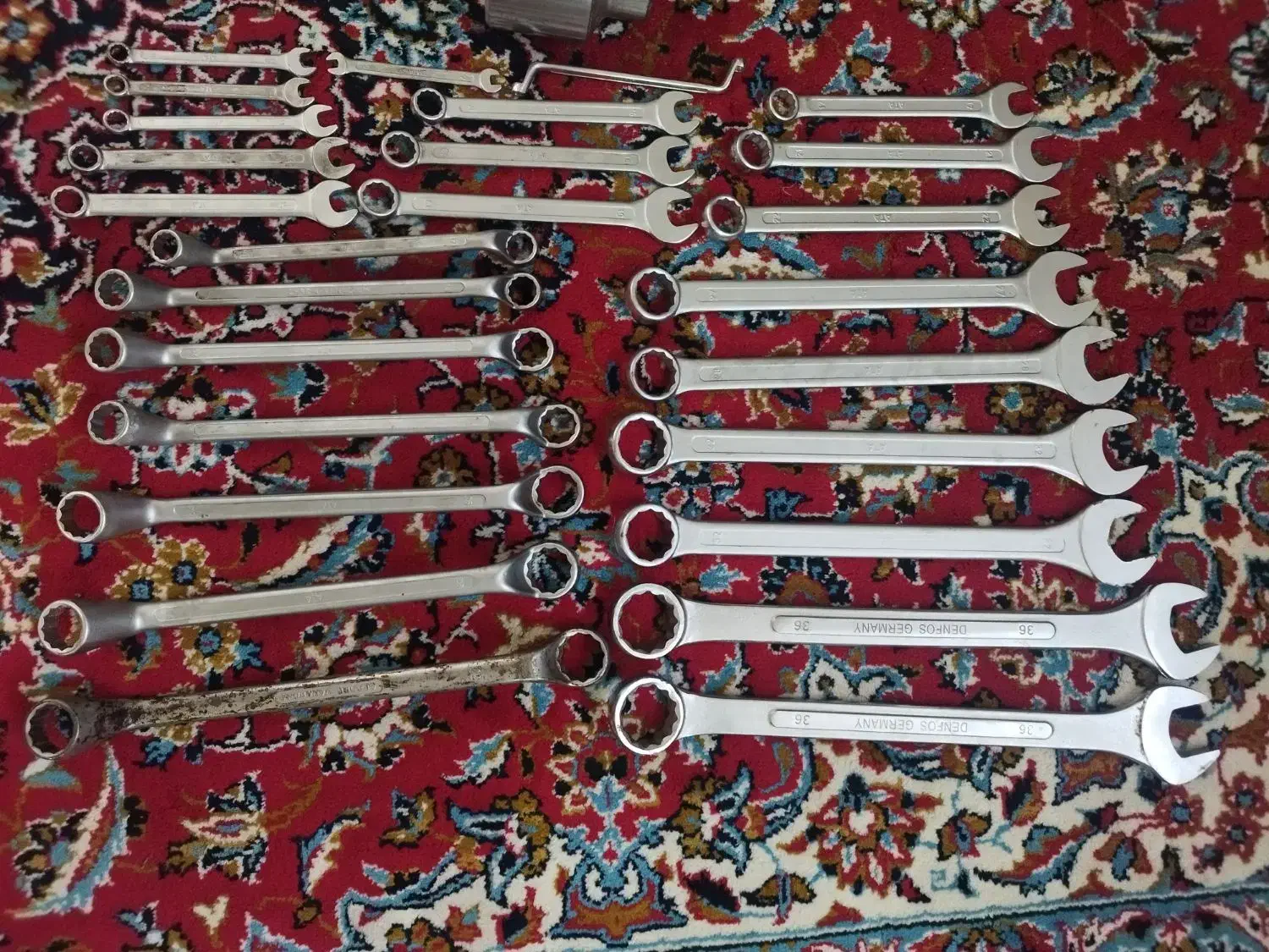 آچار|ابزارآلات|فلاورجان, |دیوار