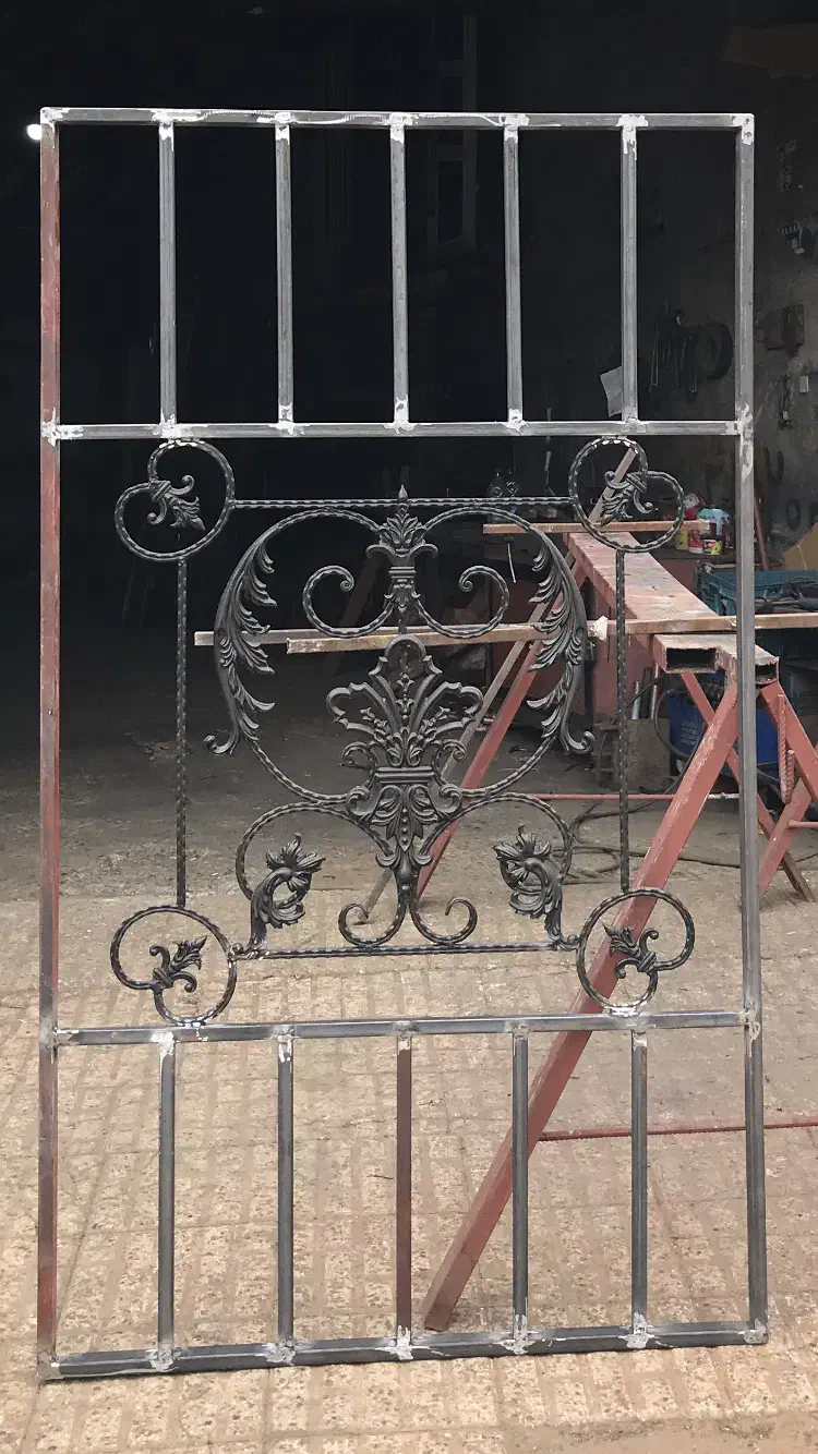 جوشکار  جوشکاری|خدمات پیشه و مهارت|تاکستان, |دیوار