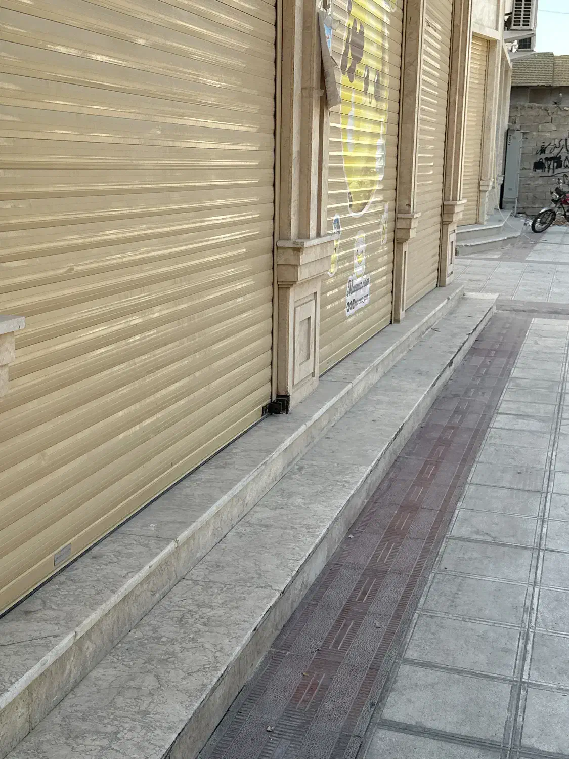 نیروی کار درفروشگاه آرایشی|استخدام بازاریابی و فروش|بندر گناوه, |دیوار