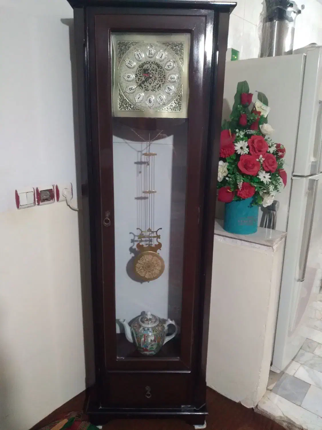 ساعت ایستاده|ساعت دیواری و تزئینی|نیشابور, کوی یغما|دیوار