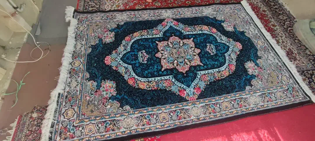 یک تخته فرش ۶ متری رنگ سورمه ای فروش فوری|فرش|تهران, افسریه شمالی|دیوار