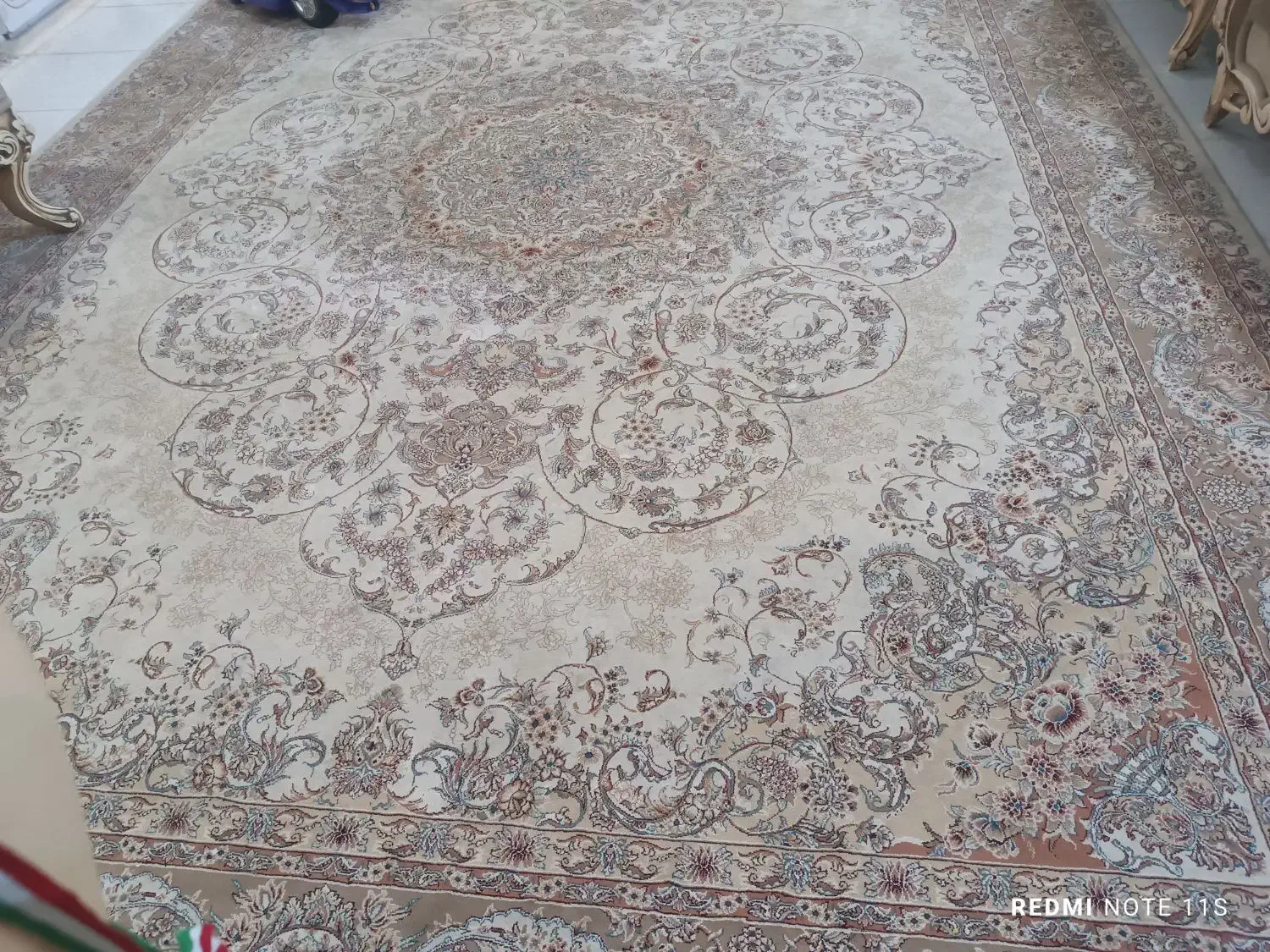 یک عدد فرش دوازده متری تمام نخ تراکم 1000|فرش|گلبهار, شهر جدید گلبهار|دیوار