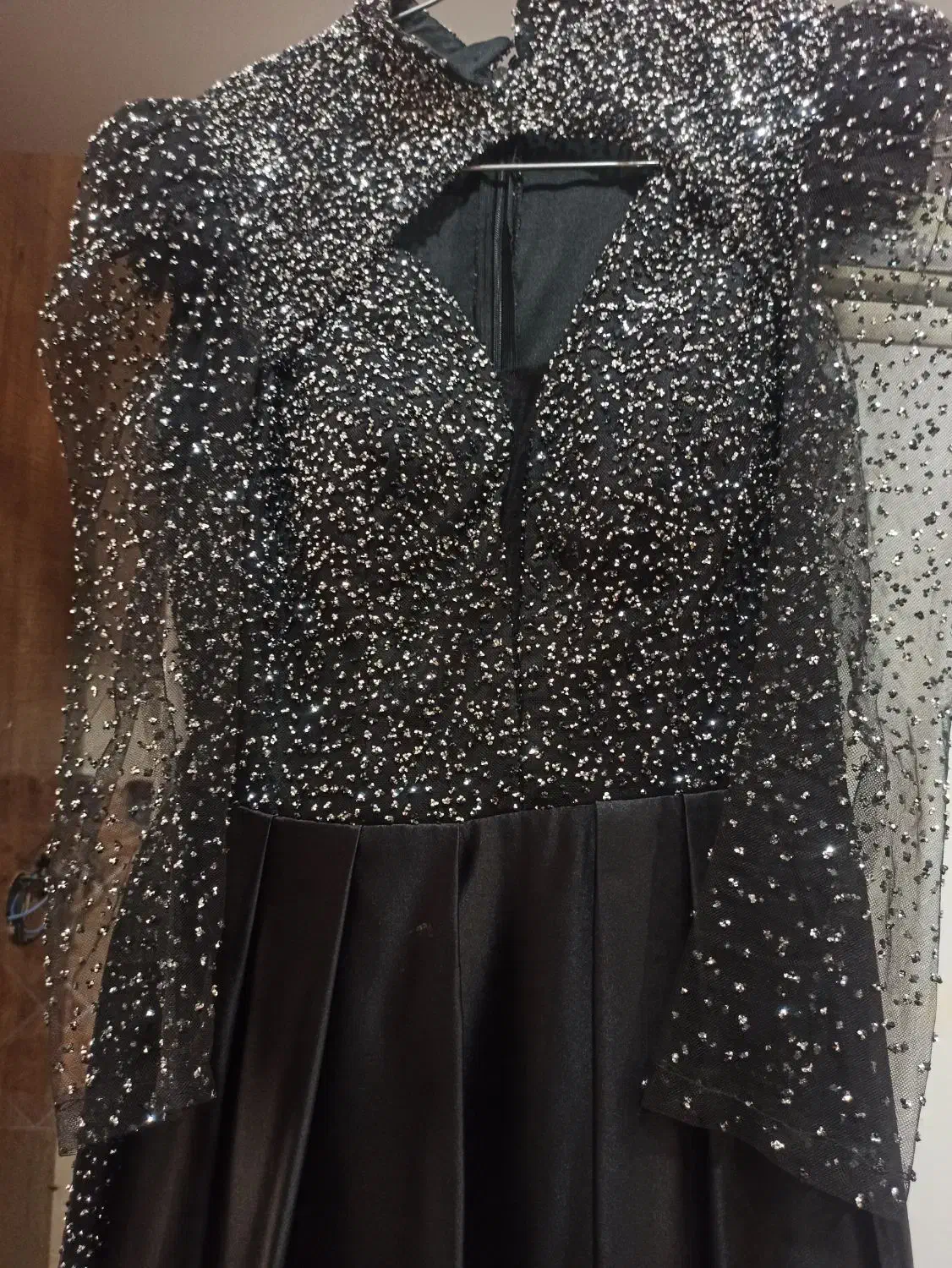 لباس مجلسی|لباس|کشکوئیه, |دیوار