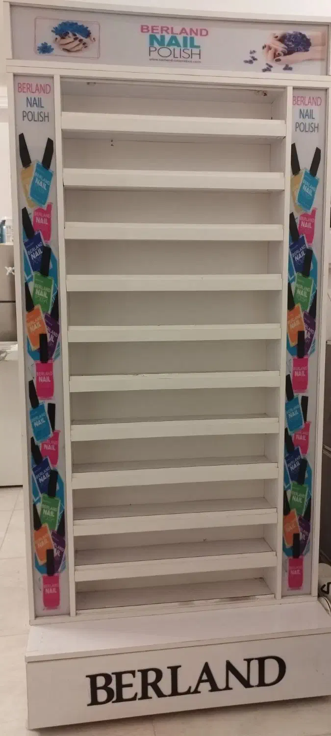 «فروش تخفیفی استند لاک »|آرایشگاه و سالن‌های زیبایی|قشم, |دیوار