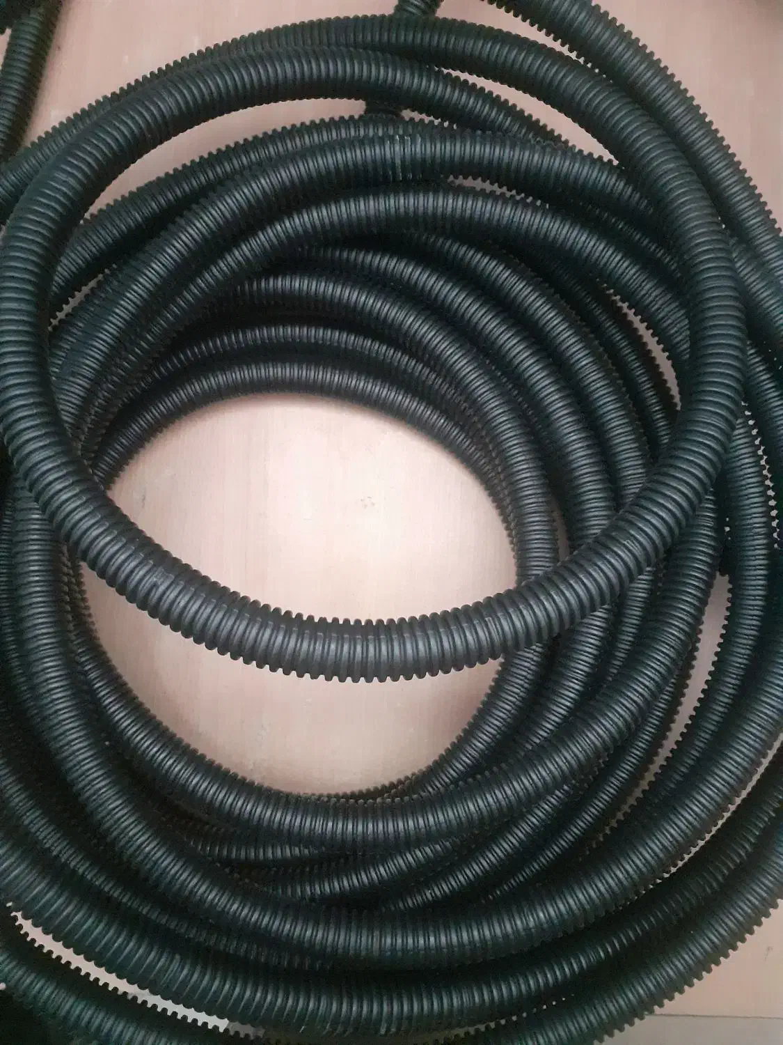 سیم کشی برق ساختمان و رفع انواع اتصالات برقی|خدمات پیشه و مهارت|اردبیل, |دیوار