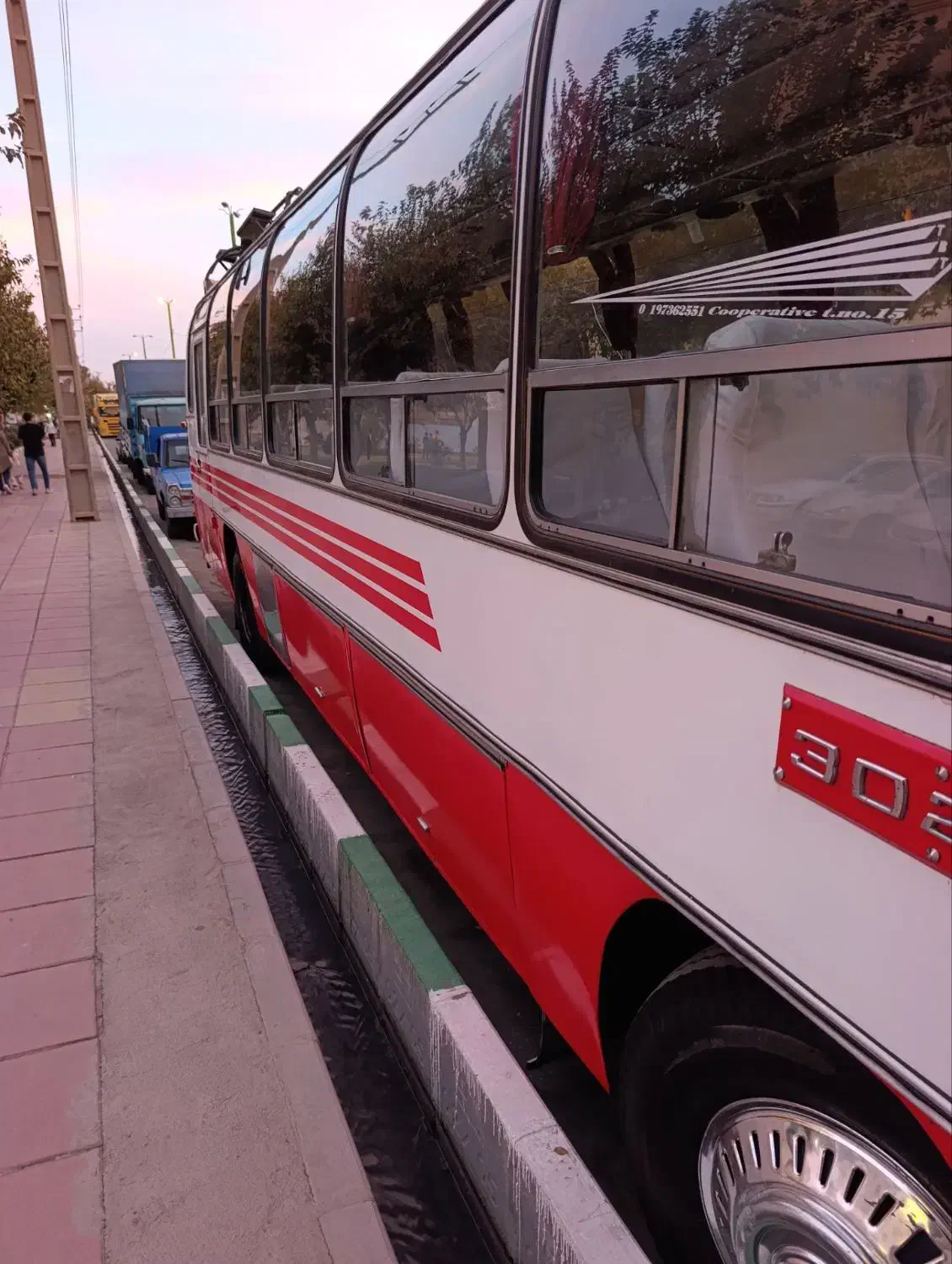 اتوبوس ۳۰۲ مدل ۷۴|خودرو سنگین|قرچک, شهرک طلائیه|دیوار