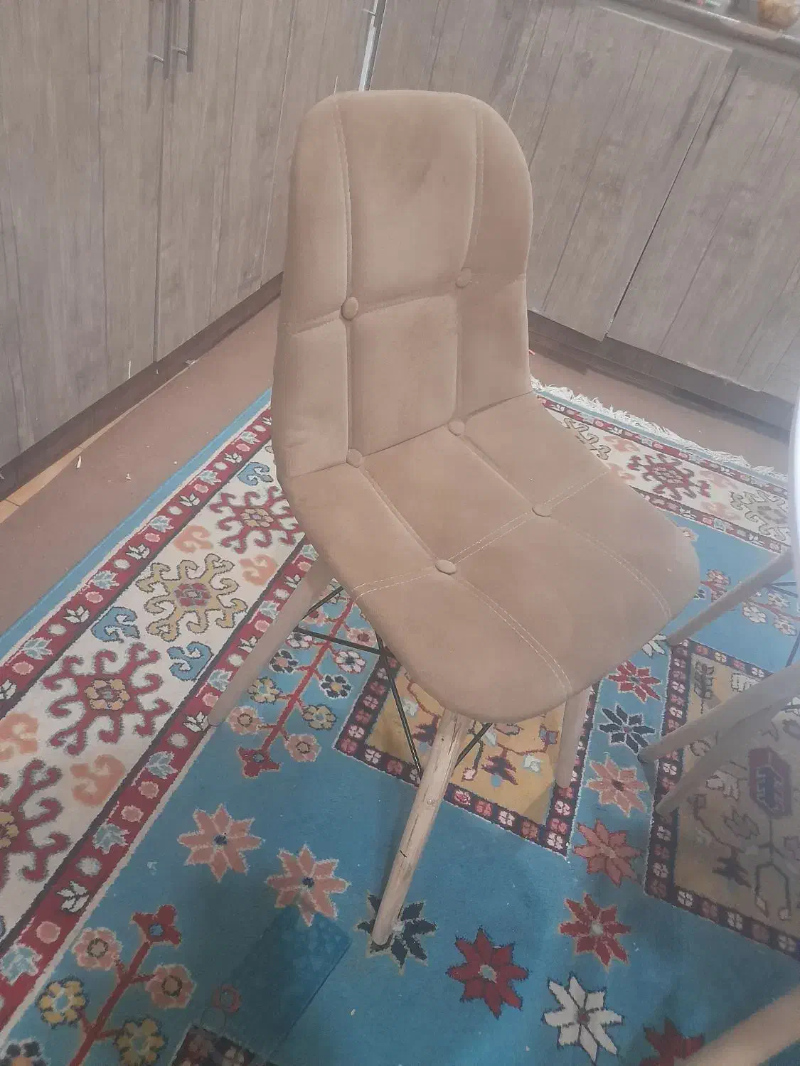 پرده کامل و کتیبه و میز غذا خوری ۴ نفره.جم|میز و صندلی غذاخوری|جم, |دیوار