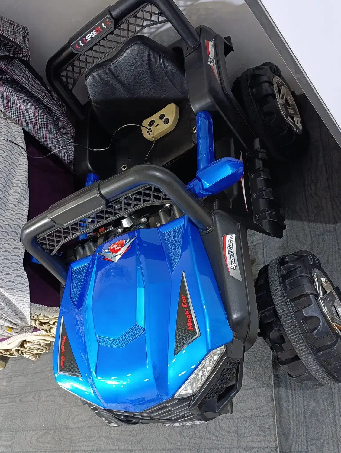 ماشین شارژی|اسباب‌بازی بچه|میانه, |دیوار